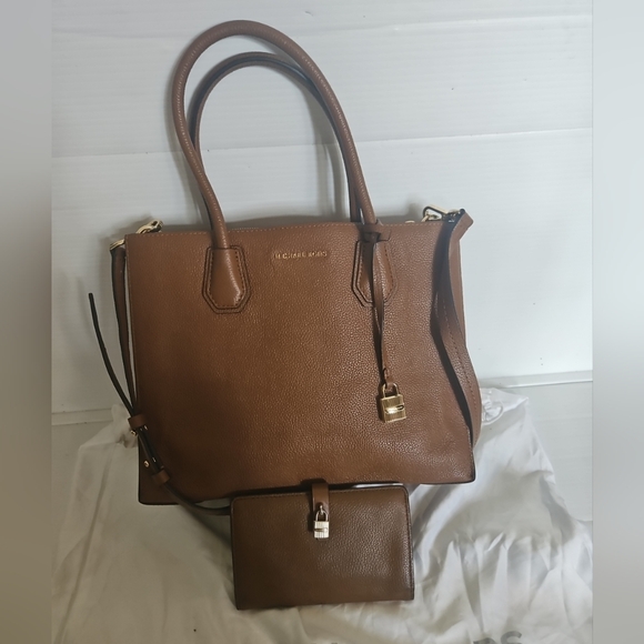 Michael Kors Mercer Large Tote Leather Bag w/ Matching Wallet–Cognac Camel Brown - Picture 1 of 16